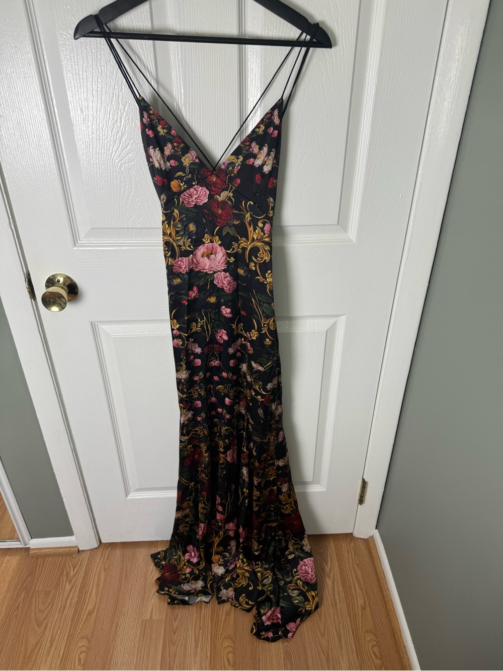 Alice + Olivia Milta Mermaid Slip Dress in Evermore Floral 0 - Picture 2 of 15